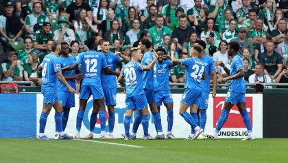 3-3！55岁滕哈格濒临下课 率药厂2轮不胜 多打1人+3-1领先被绝平